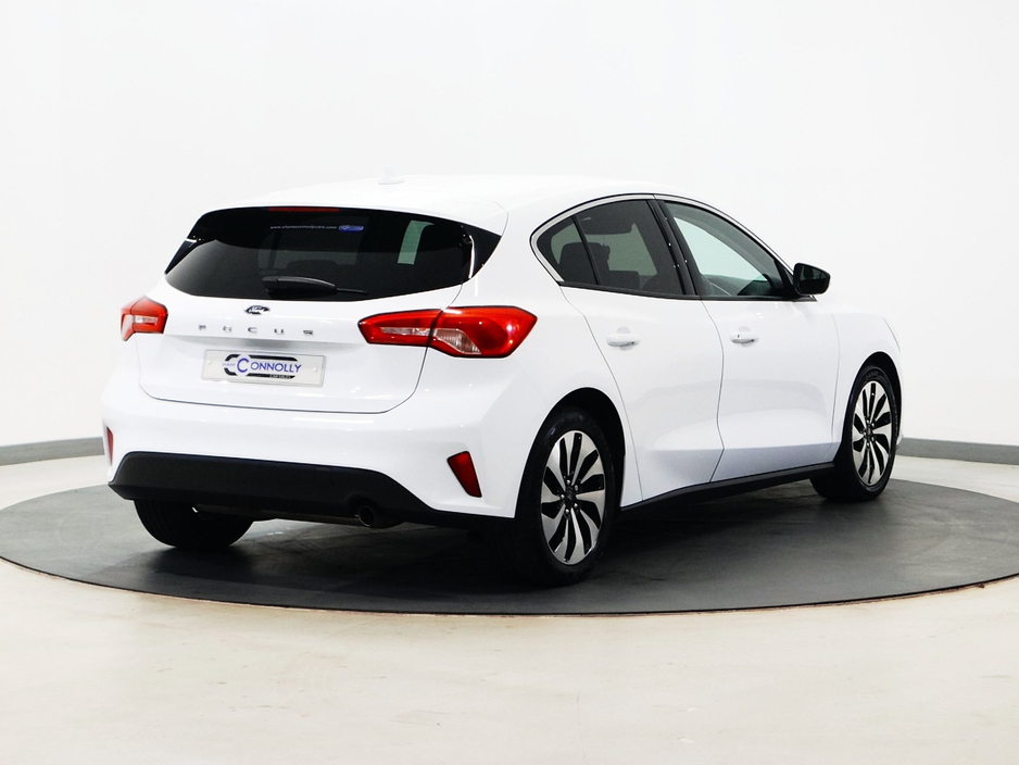 2019 Ford Focus - image 3