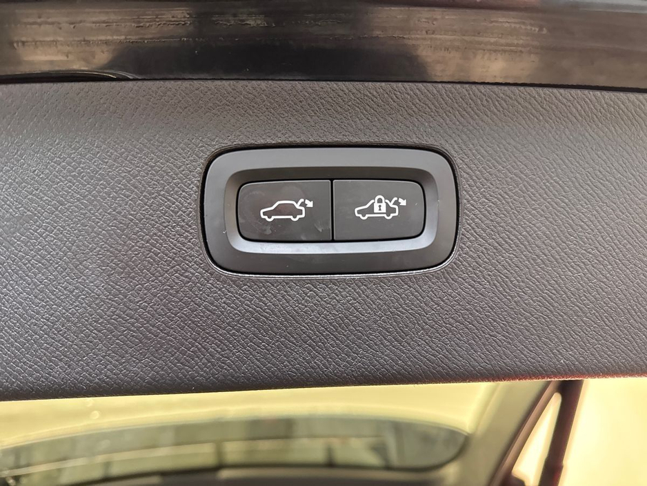 2022 Volvo XC90 T8 INSC EXP *2YR WARRANTY* €175 PER WEEK €56,995