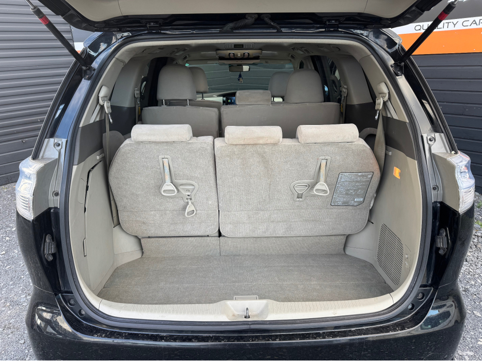 2010 Toyota Estima - image 21