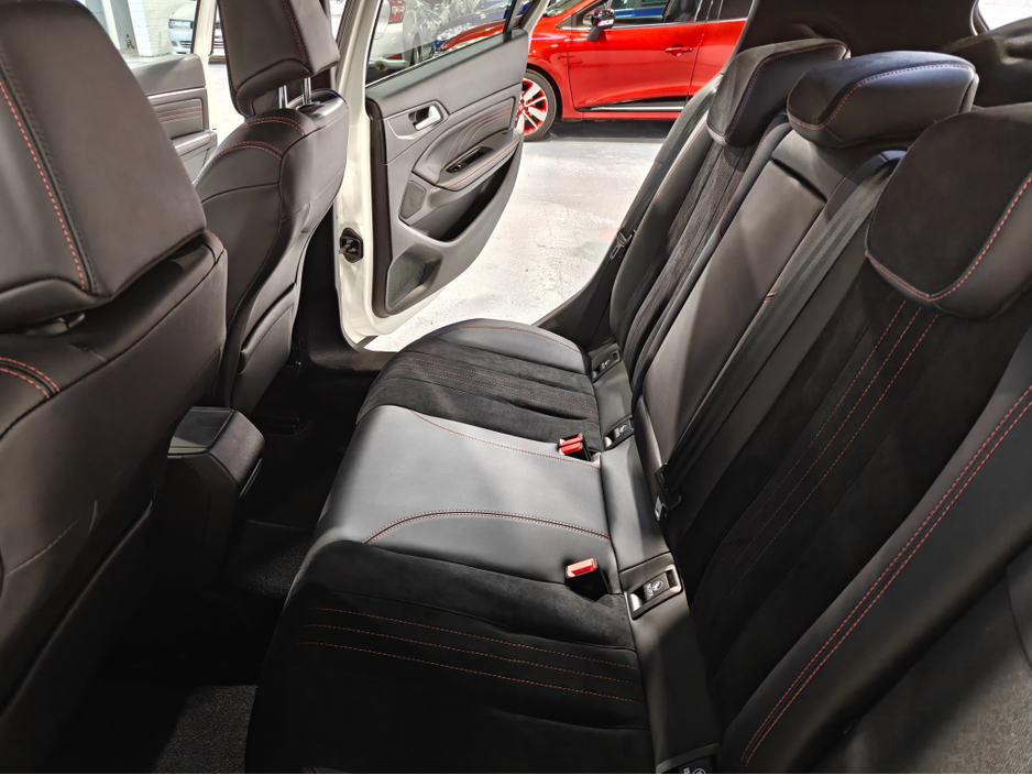 2019 Peugeot 308 - image 23