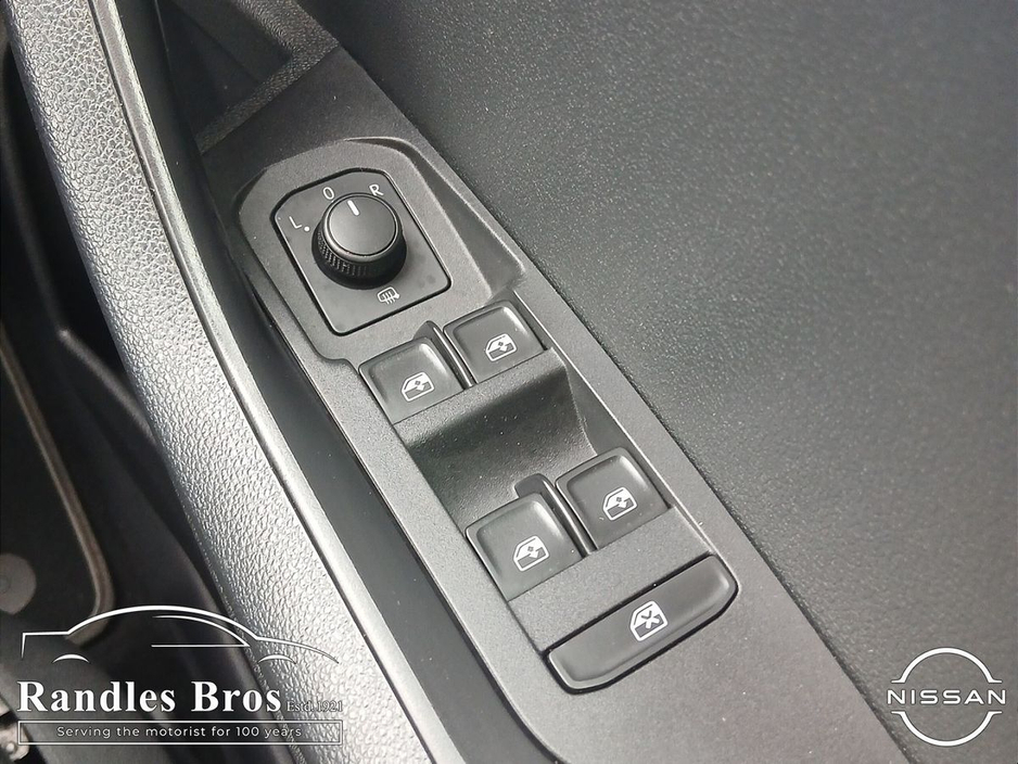 2021 Skoda Karoq - image 19