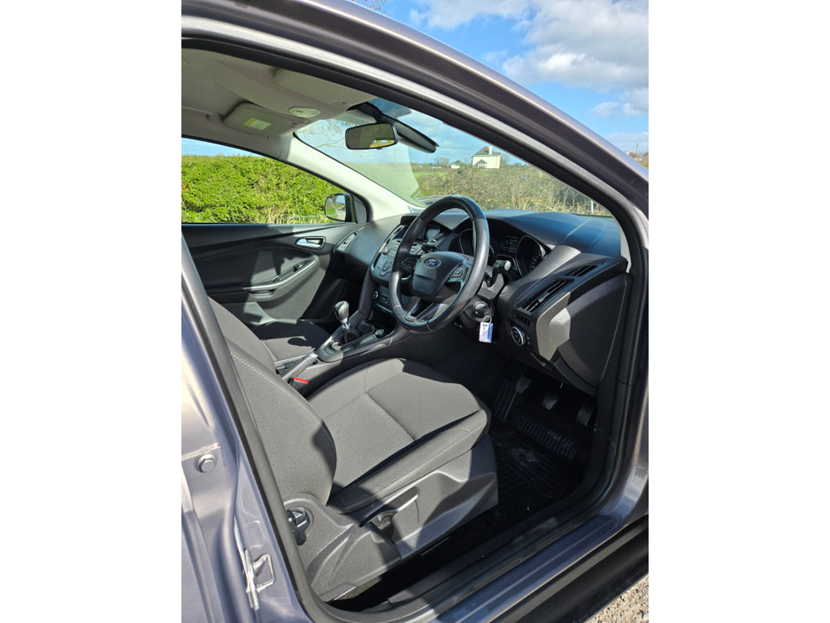 2015 Ford Focus - image 7