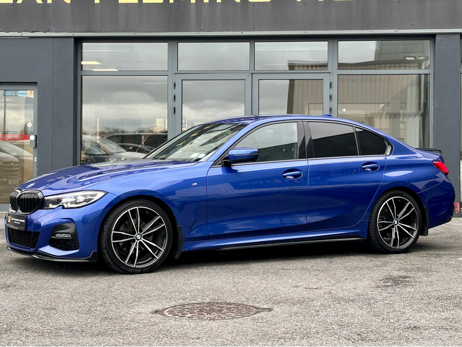 2021 BMW 3 Series - image 2