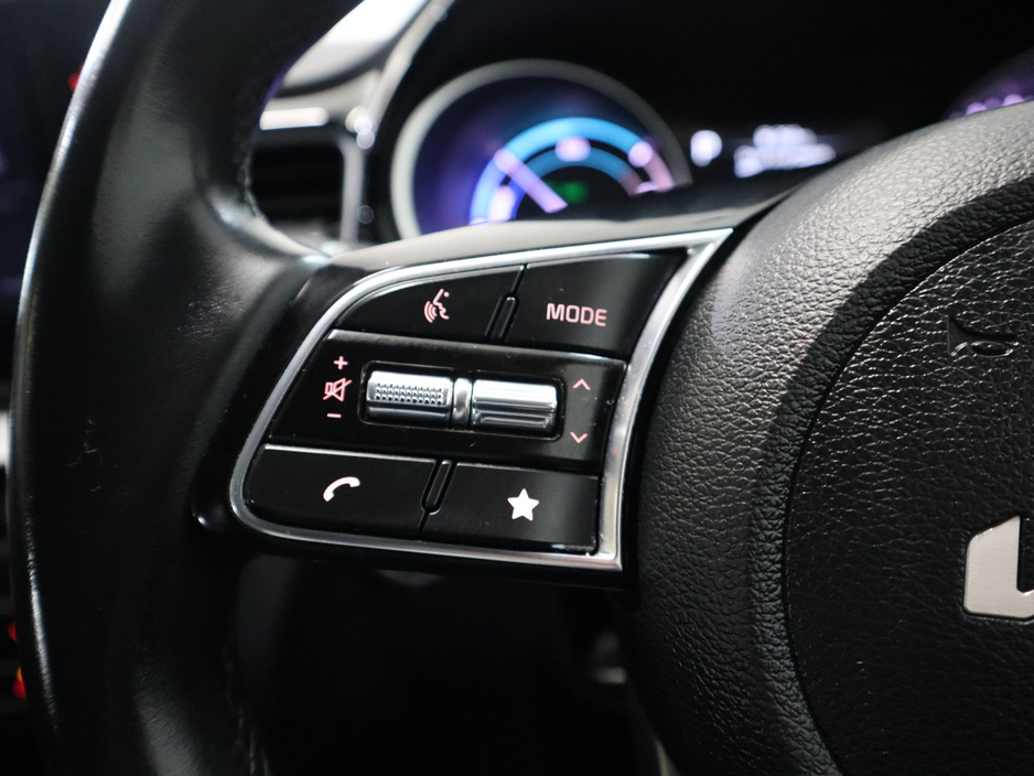 2023 Kia XCeed - image 11