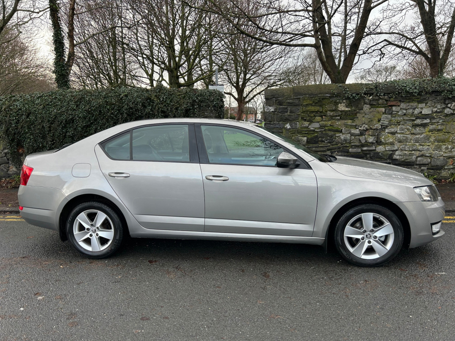 2017 Skoda Octavia AMBITION 1.6 TDI 90HP 4 4DR €10,495