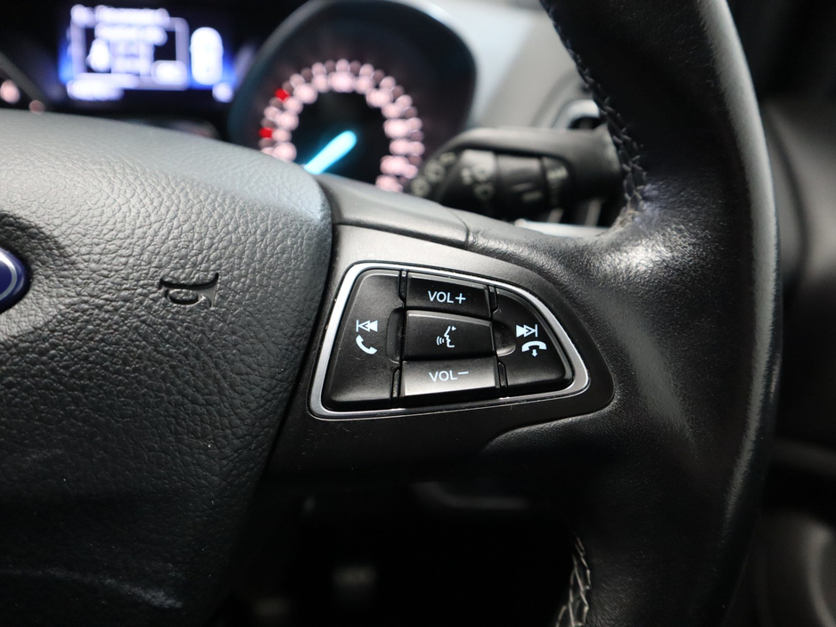 2017 Ford Kuga 1.5 TDCI 120PS FW FWD 4DR ST-LINE €15,800