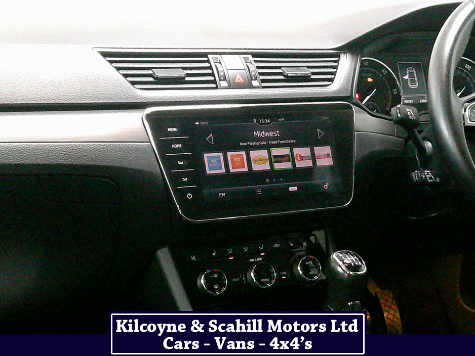 2017 Skoda Superb - image 17