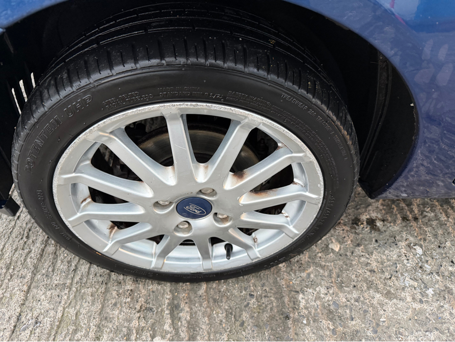 2008 Ford Fiesta - image 7