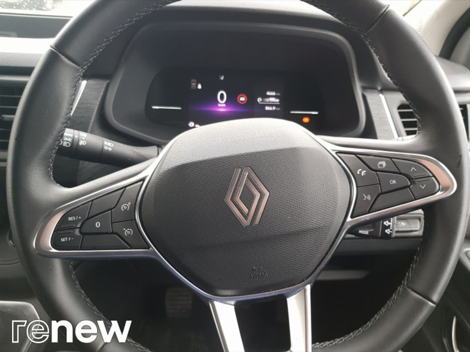 2025 Renault Trafic - image 15