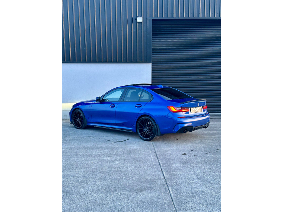 2019 BMW 3 Series - image 14