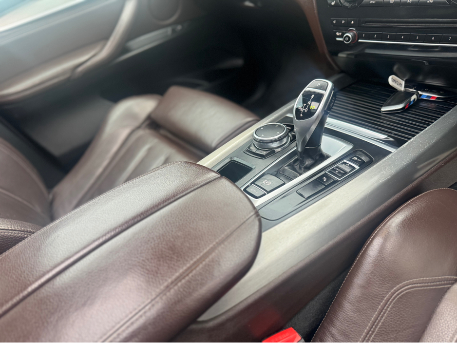 2016 BMW X5 - image 20