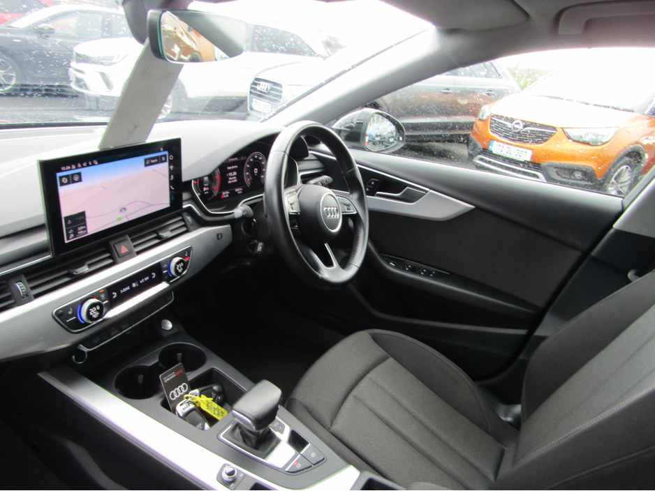 2022 Audi A4 - image 10