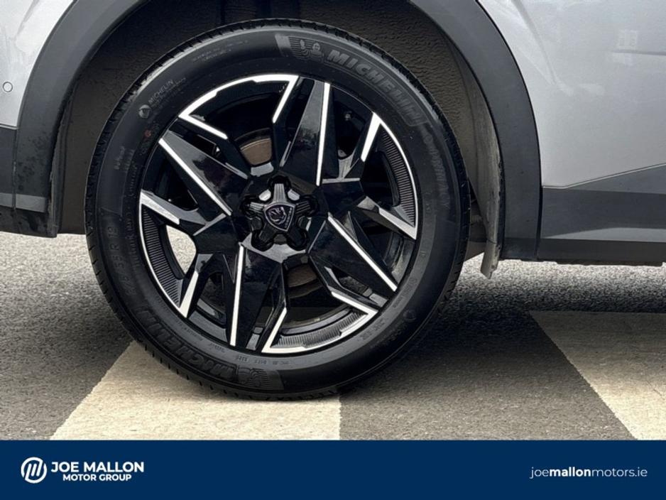 2025 Peugeot 3008 - image 17