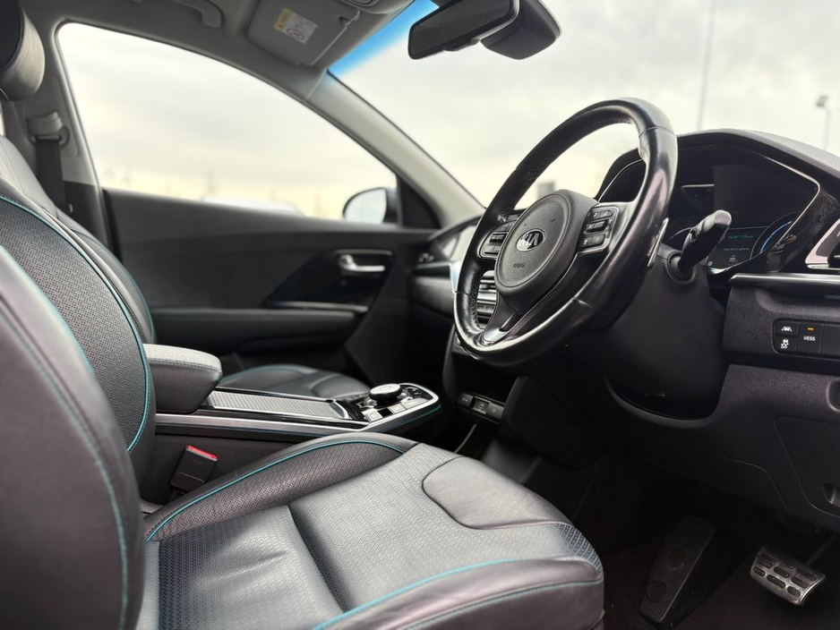 2020 Kia Niro - image 10
