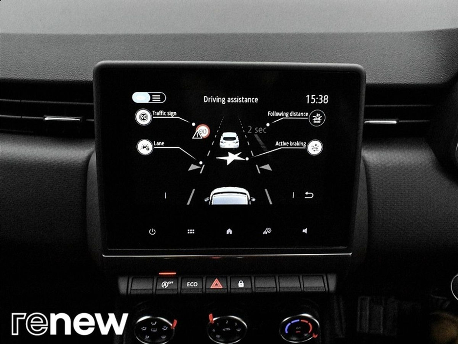 2022 Renault Clio - image 25