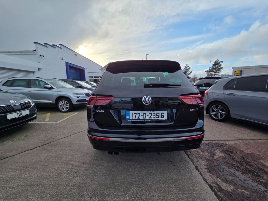 2017 Volkswagen Tiguan - image 8
