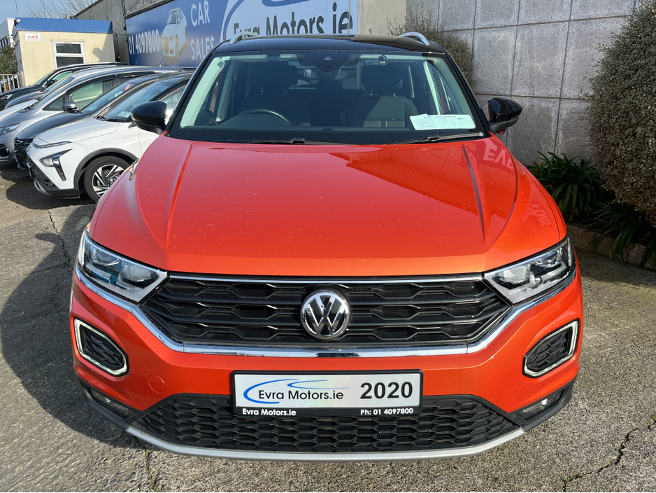 2020 Volkswagen T-Roc - image 2
