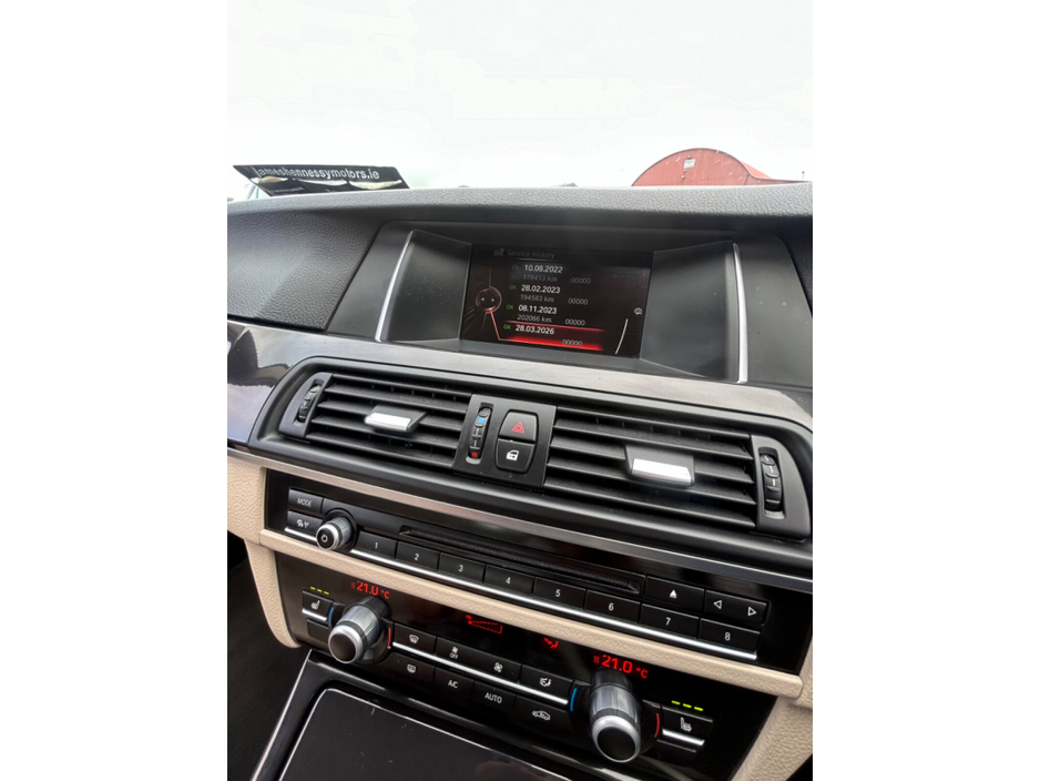 2015 BMW 5 Series - image 14