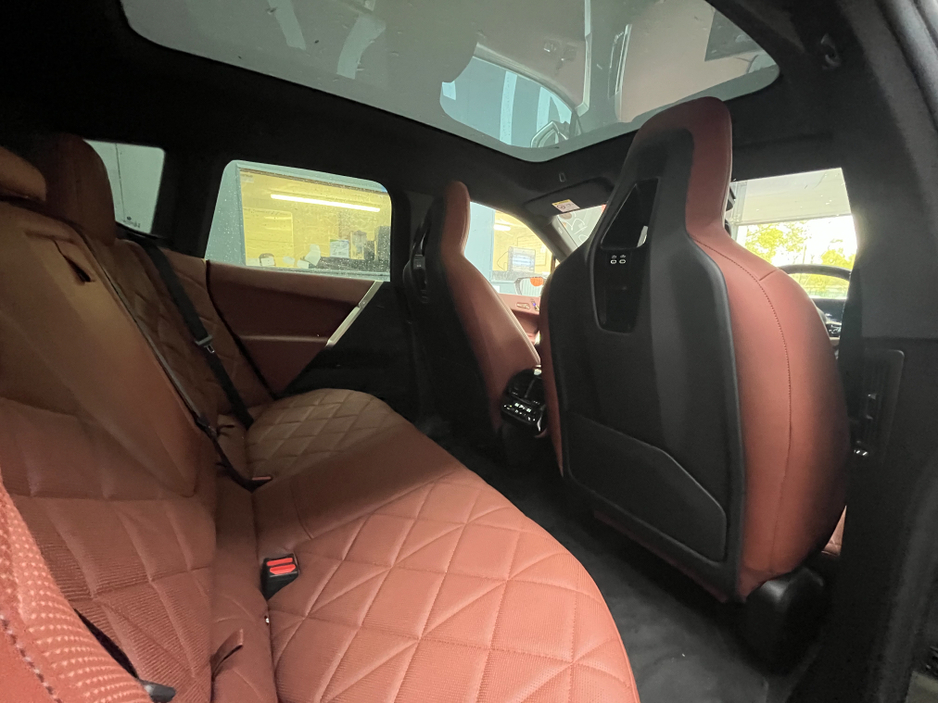 2022 BMW iX - image 14