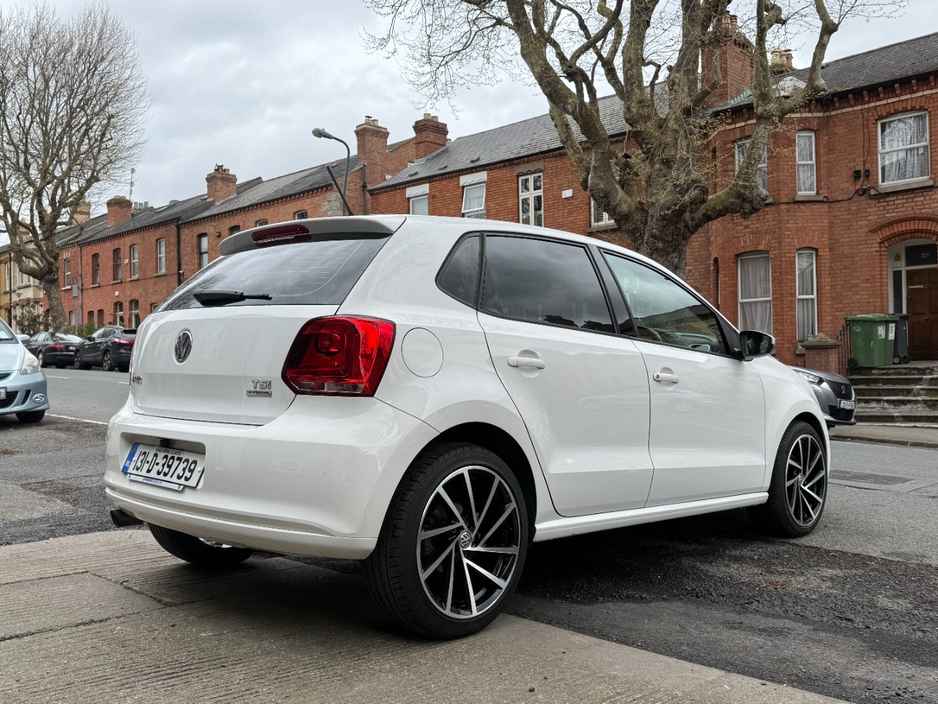 2013 Volkswagen Polo - image 5