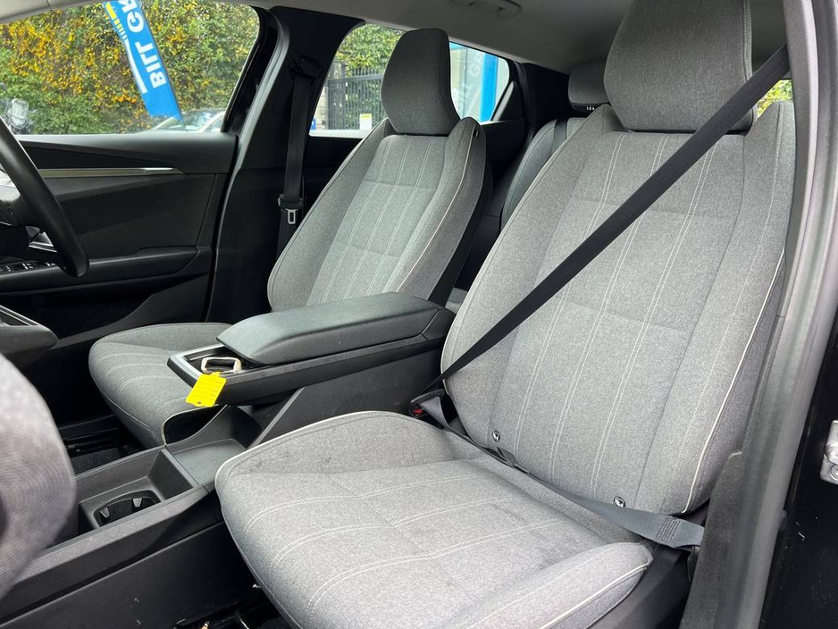 2023 Renault Megane - image 6