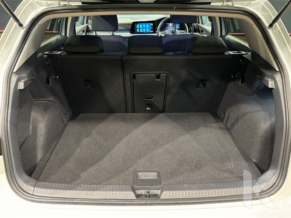 2021 Volkswagen Golf - image 21