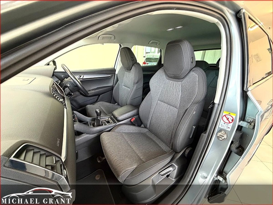 2019 Skoda Karoq - image 17