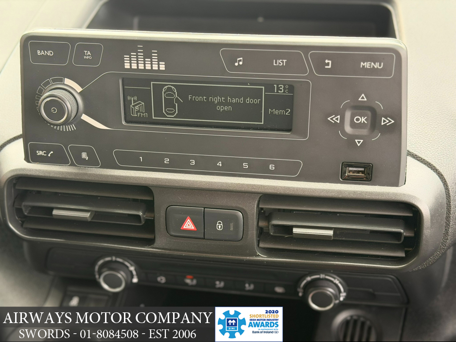 2020 Peugeot Partner - image 4