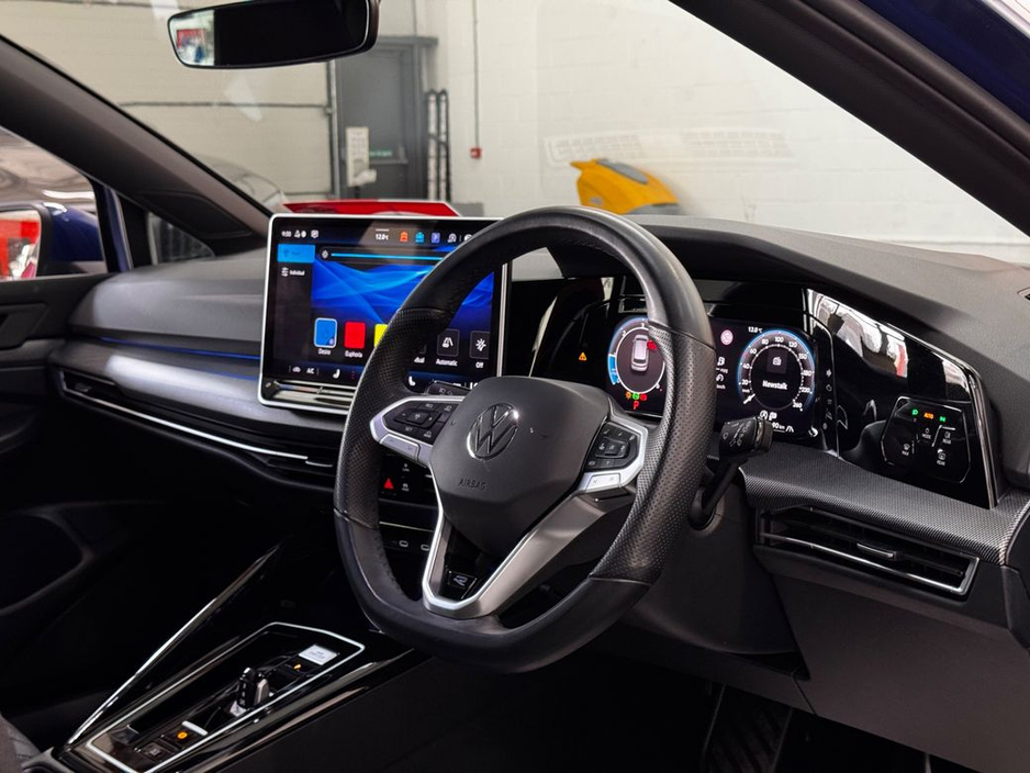 2024 Volkswagen Golf - image 14