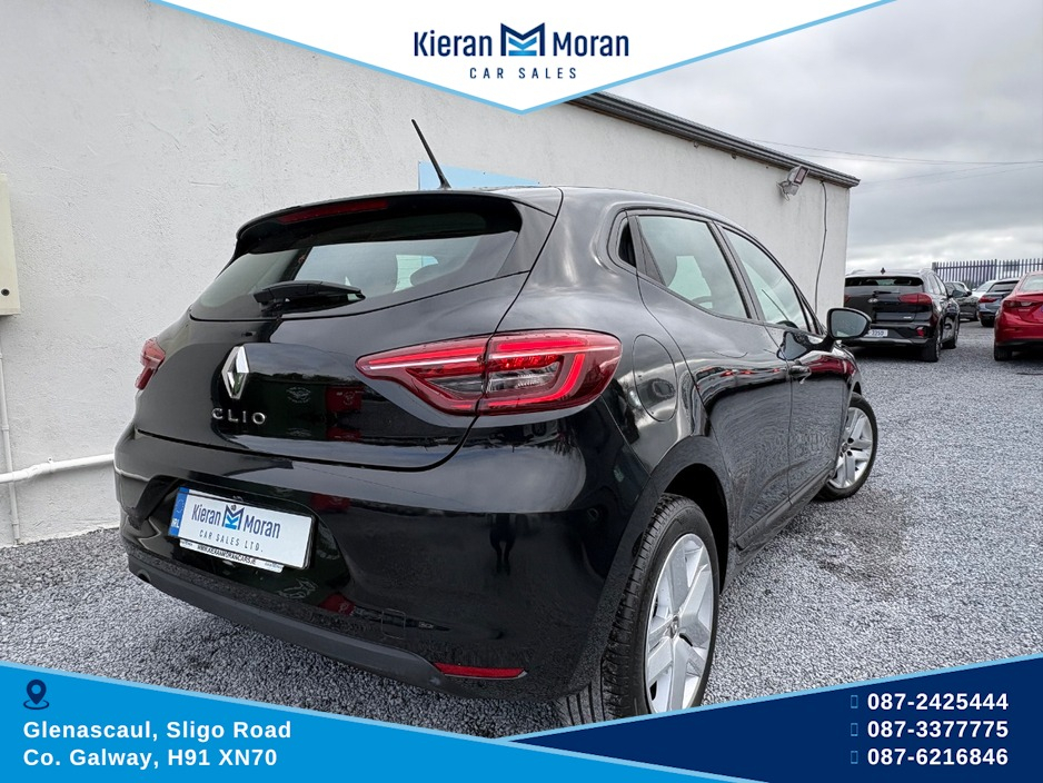 2022 Renault Clio - image 8