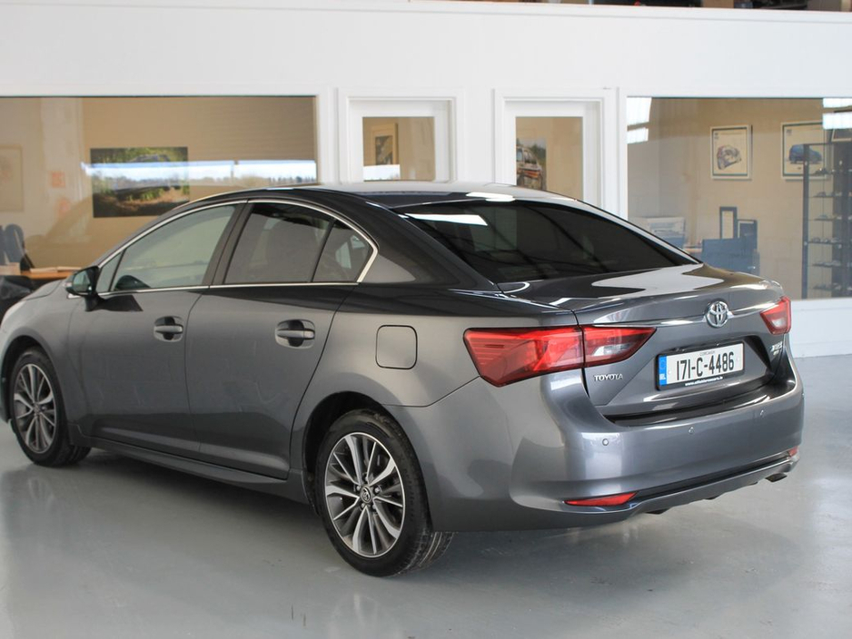 2017 Toyota Avensis 1.6D SOL Navi 4DR €10,499