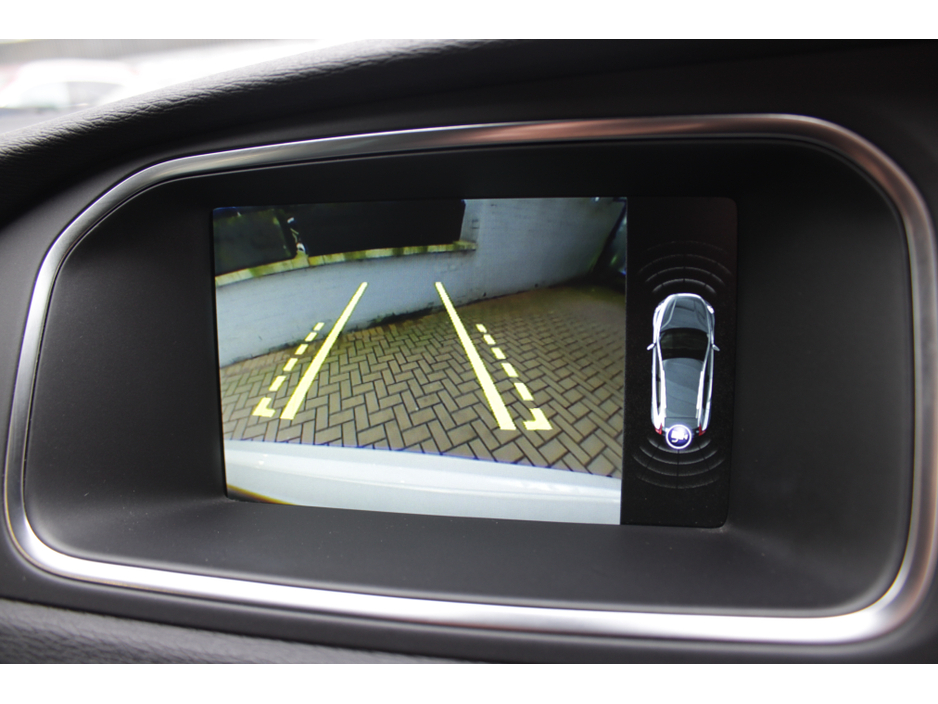 2016 Volvo V40 Cross Country - image 15