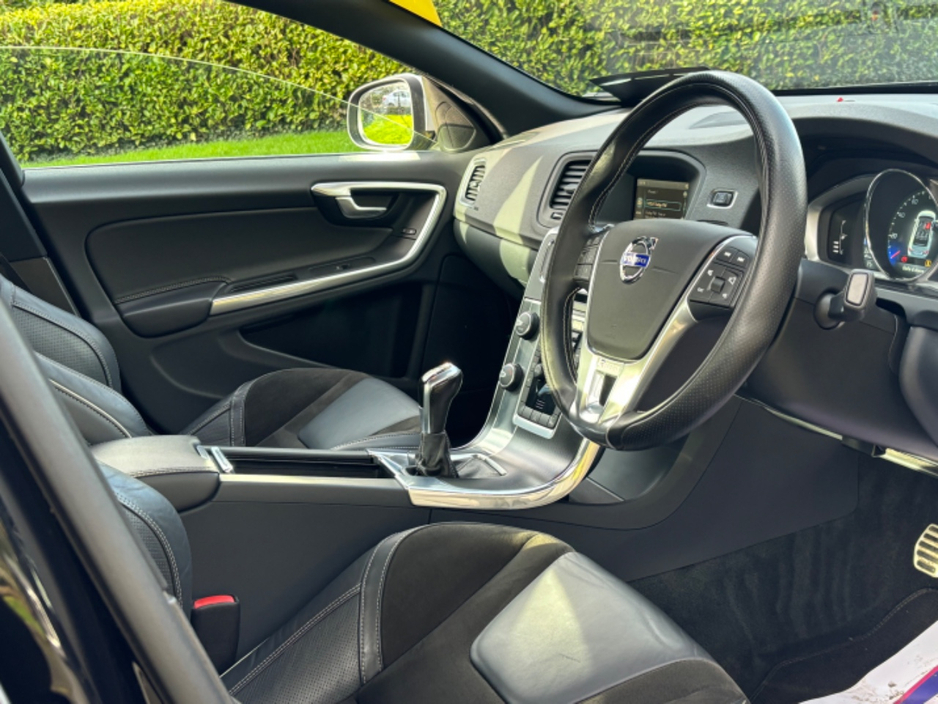 2015 Volvo S60 - image 7