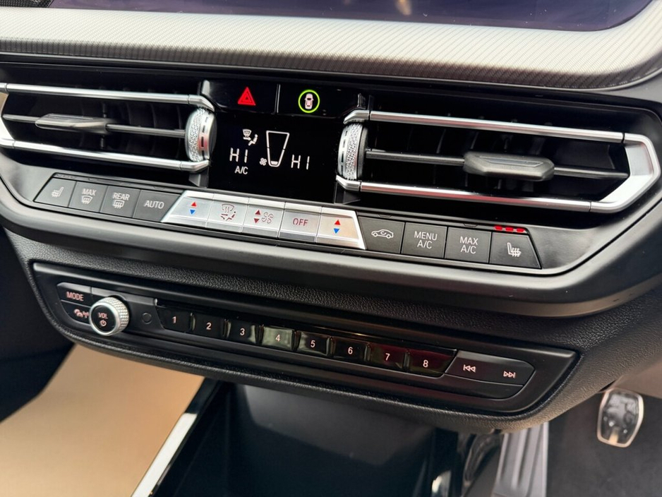 2020 BMW 1 Series - image 28