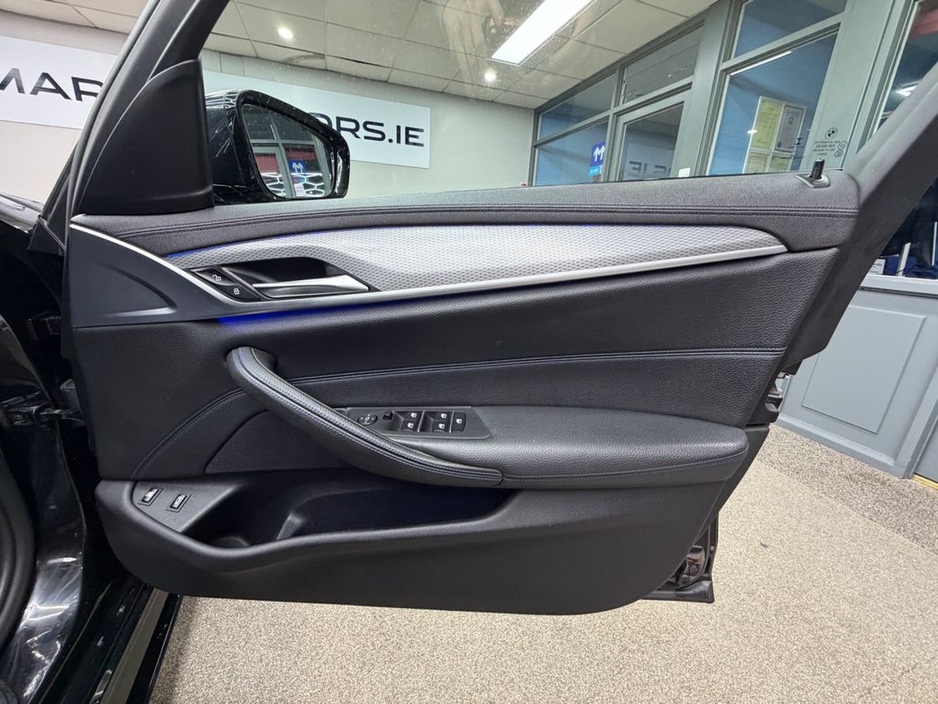 2019 BMW 5 Series - image 34