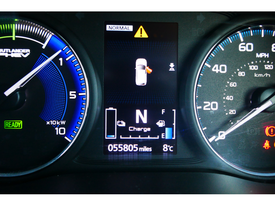 2020 Mitsubishi Outlander - image 21