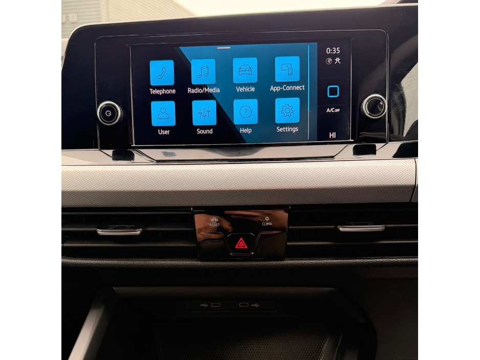 2021 Volkswagen Golf - image 18