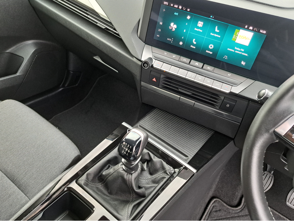 2023 Opel Astra - image 26