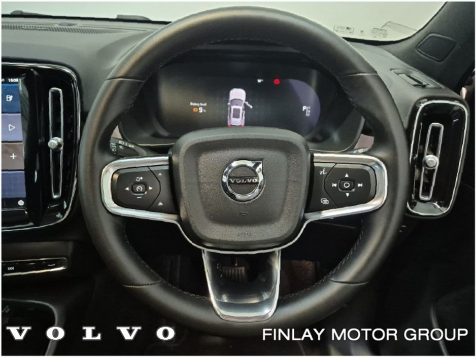 2023 Volvo XC40 - image 29