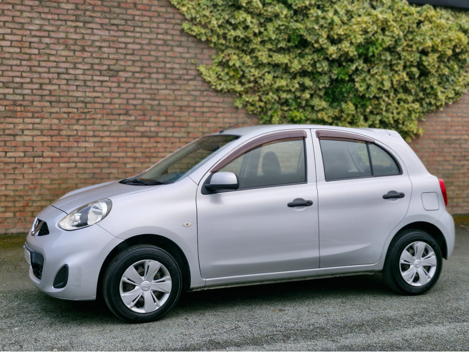 2015 Nissan March Automatic €7,995