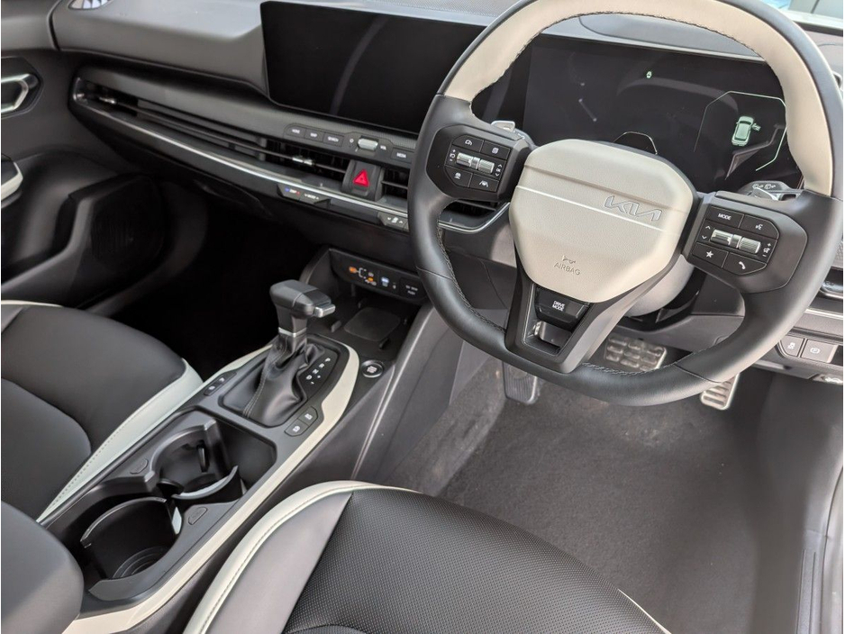 2026 Kia K4 - image 6