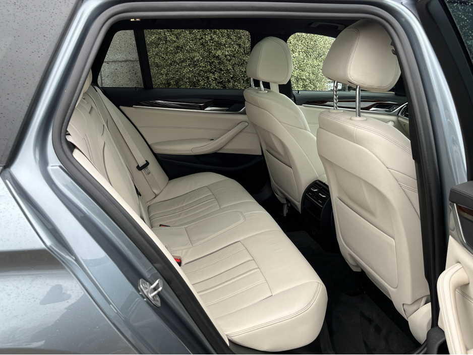 2018 BMW 5 Series - image 10