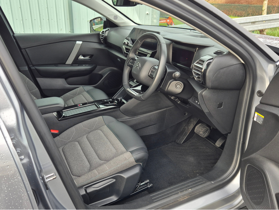 2022 Citroen C4 - image 4
