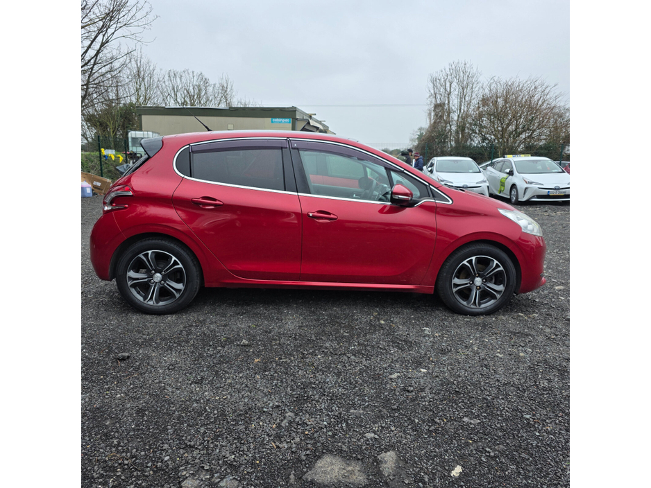 2015 Peugeot 208 1.0 PureTech 68bhp Access 5 dr €7,950