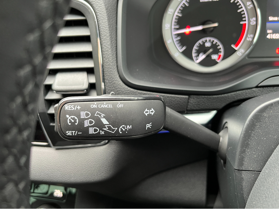 2019 Skoda Karoq - image 25