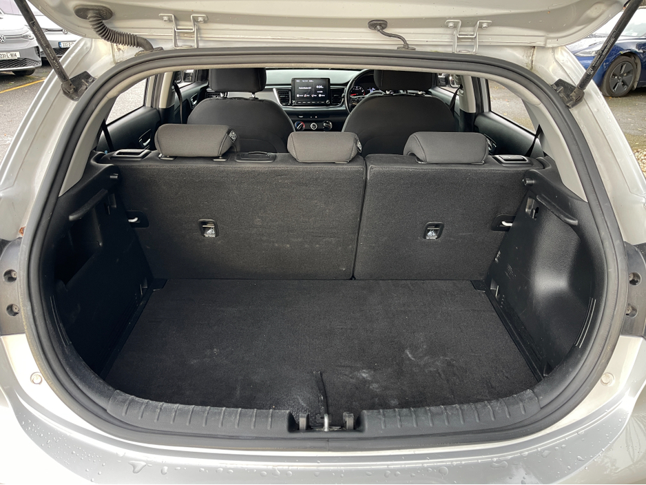 2022 Kia Rio - image 22