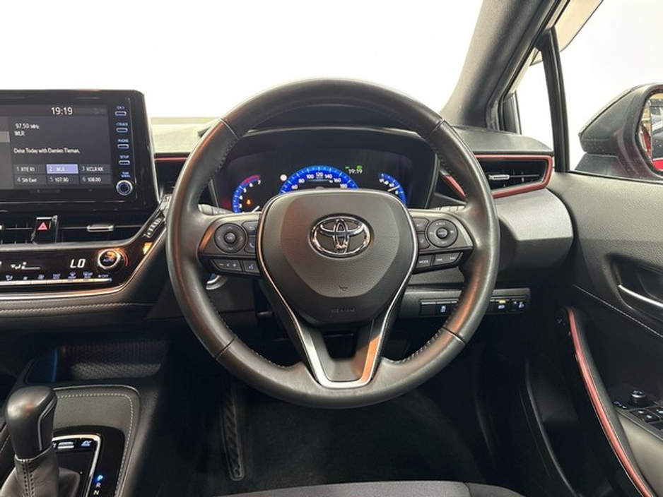 2020 Toyota Corolla COROLLA HYBRID L/SPORT HB €21,950