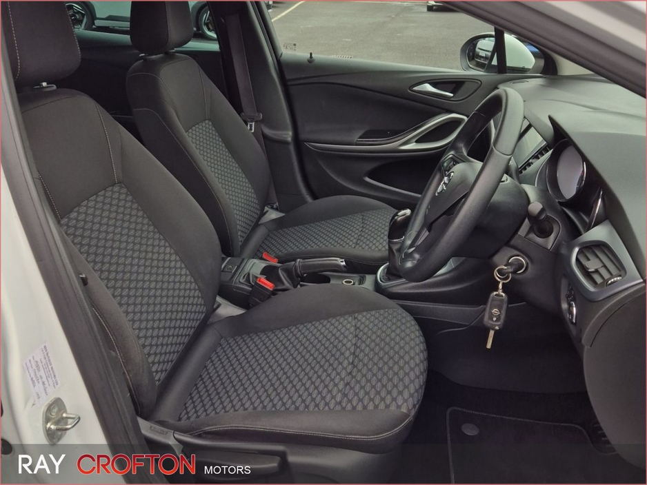 2019 Opel Astra - image 19