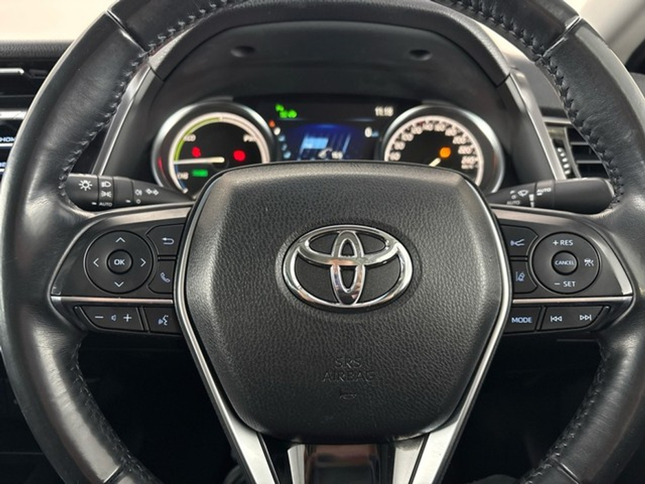 2019 Toyota Camry - image 14