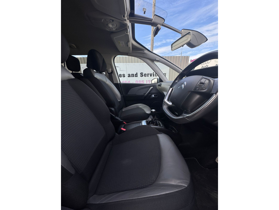 2018 Citroen Grand C4 Picasso - image 3